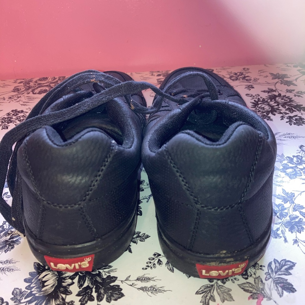Shoes - Picture 3 of 4